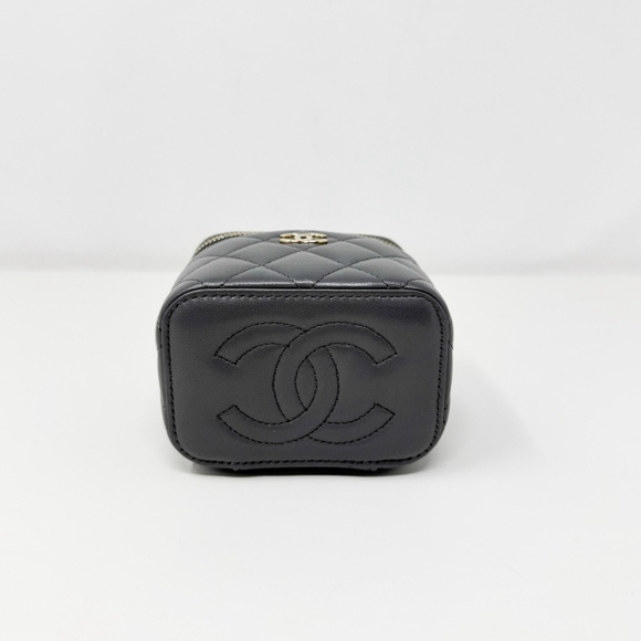Chanel Mini Vanity Bag - Picture 4 of 11